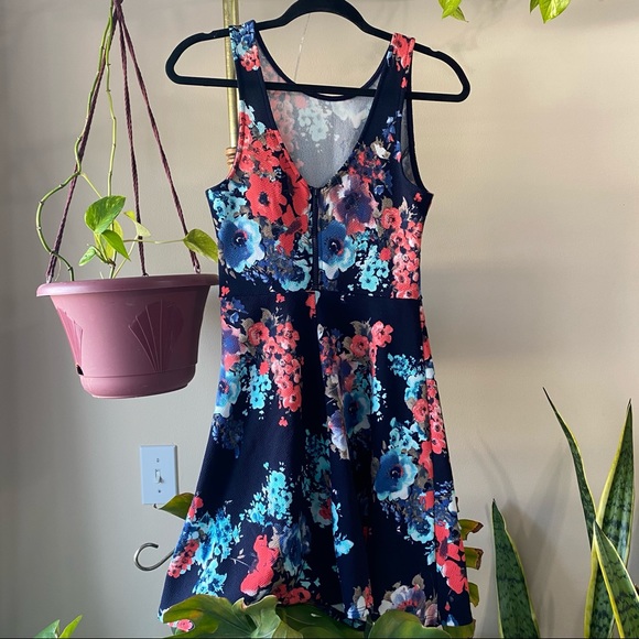 Floral A Line Dress by Suzy Shier - Picture 5 of 6